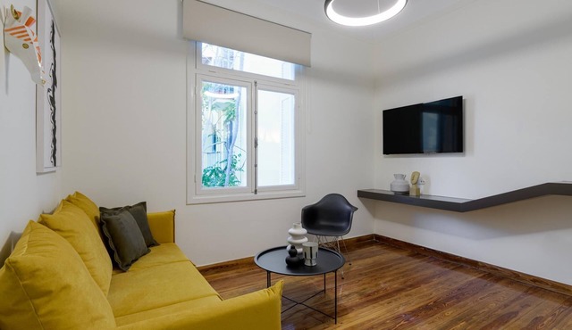 An Outstanding 3 Bdrm Apartment in the Heart of Athens in Athens