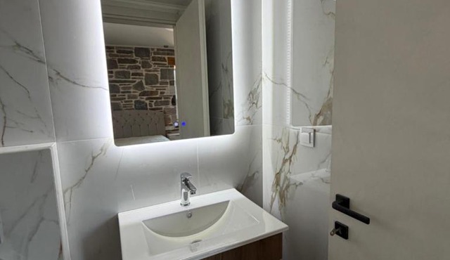 ANEMÉLIA stone suites - Sea & Mountain View