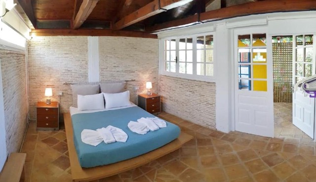 Anemona Apartments and Studios