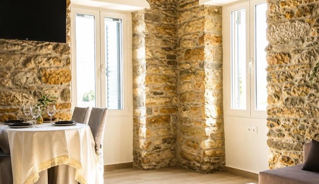 Angelouda's House - Traditional Stone 2 BR Home in Karystos Center