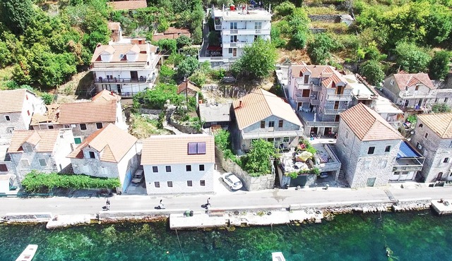 Antonia Apartment No.6
