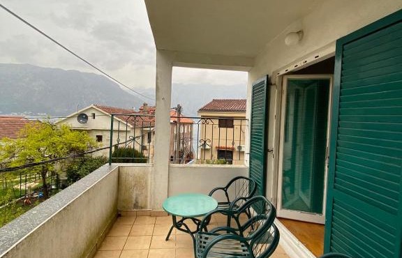 Apartman Prcanj - Do mora