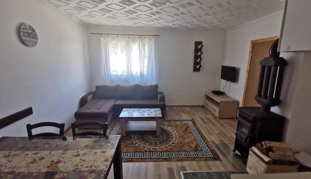 Apartmani Momčilo