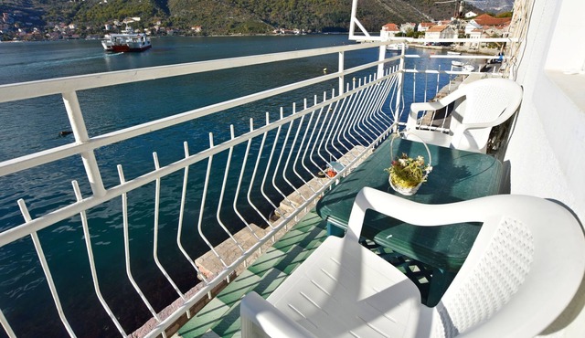 Apartment Antonia's Coast (59301-A1) - Lepetane (Tivat)