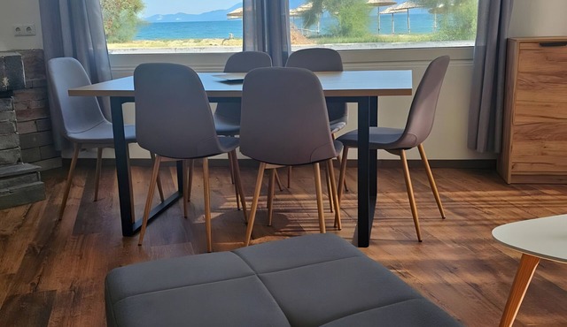 Apartment 'Beach A' with Sea View, Wi-Fi and Air Conditioning