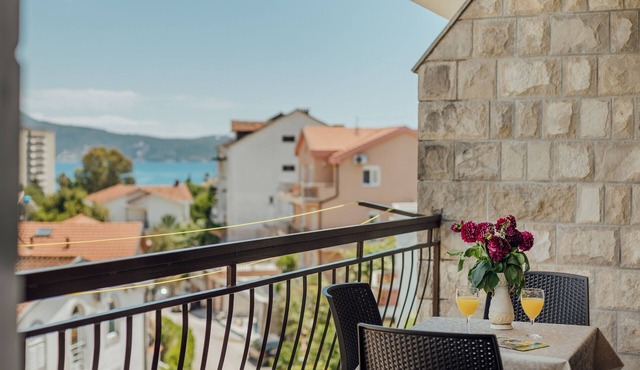 Apartment Bonaca triple room with sea view