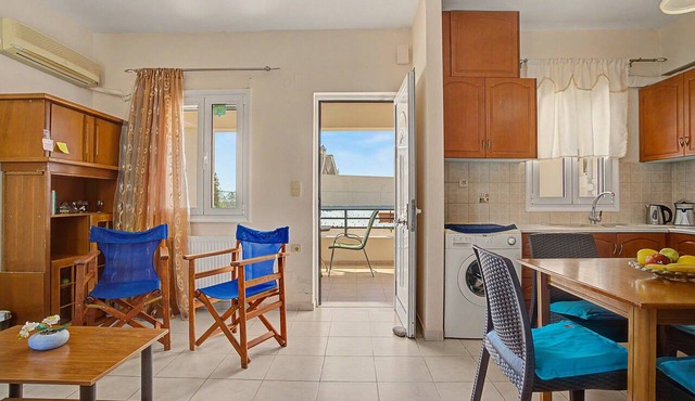 Apartment 'Dimitra Family' with Mountain View, Wi-Fi and Air Conditioning in Zakros