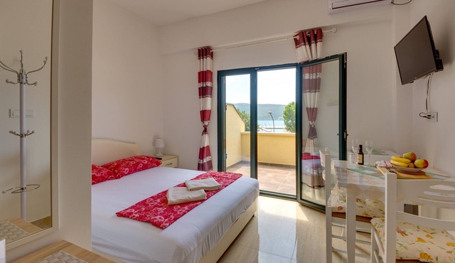 Apartment for 2 guests with sea view in Herceg Novi