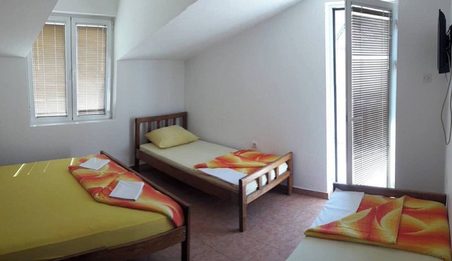 Apartment for four people with free parking in the yard of the house.