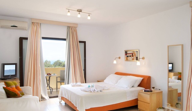 Apartment In A Hotel 'Miraluna Studio 3' with Private Terrace, Wi-Fi and Air Conditioning in Karpathos