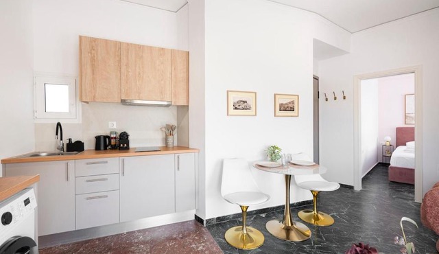 Apartment in Pagkrati with Acropolis View in Athens