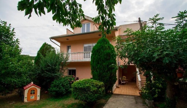 Apartment in Radanovici with Private Parking