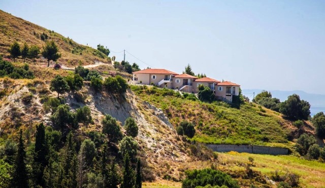 Apartment Maspali Spiros with Sea View, Balcony & Wi-Fi