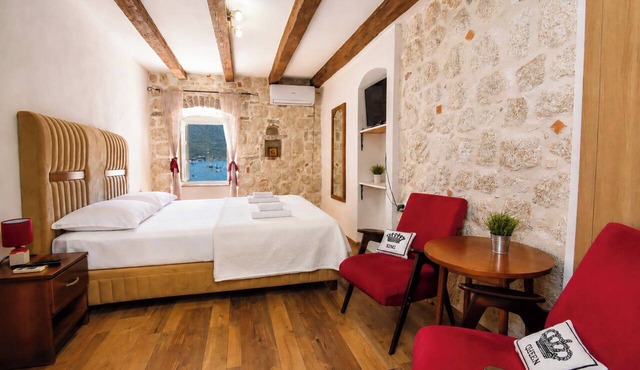 Apartment Nada-Seafront Stay Near Perast