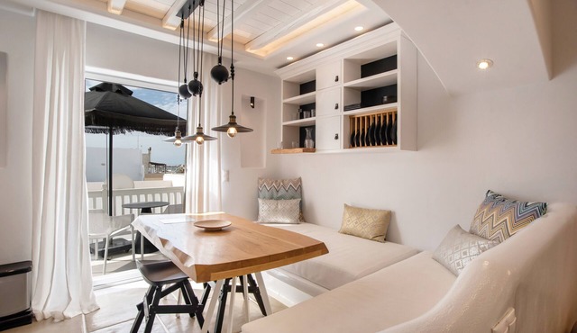 Apartment 'Narcissus Luxury Suites - Dionysus' with Private Terrace, Wi-Fi and Air Conditioning