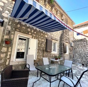 Apartment Njegoš in Perast
