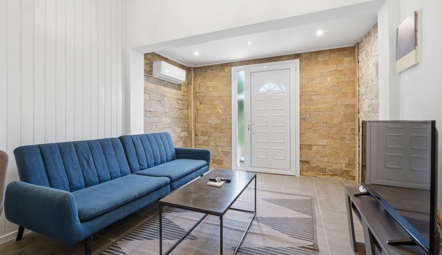 Apartment 'One-Bedroom' with Mountain View, Wi-Fi and Air Conditioning
