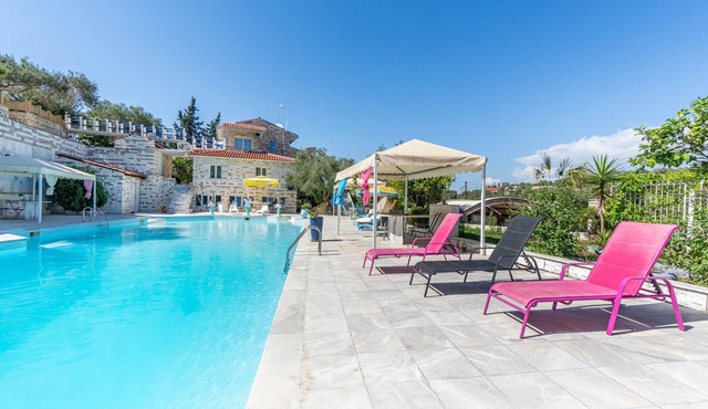 Apartment 'Paco's Superior Double Villa 15' with Sea View, Wi-Fi and Air Conditioning