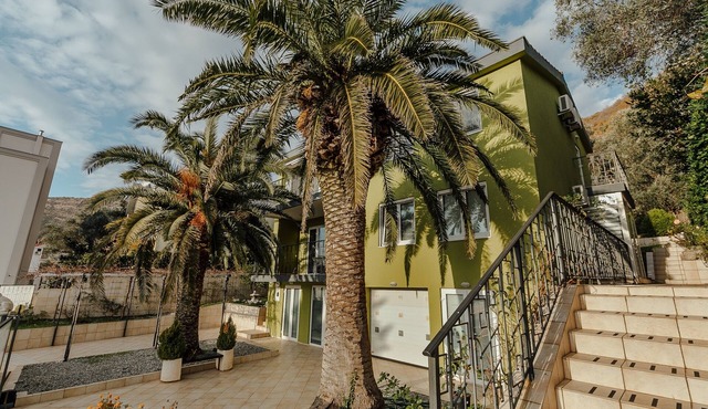 Apartment Palm Point With Sauna and Indoor Heated Pool