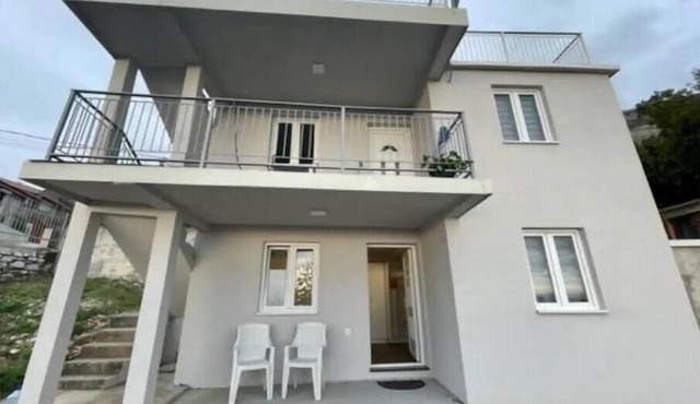 Apartment Panorama, Quiet Neighborhhod with Exceptional Sunset and Ocean Views