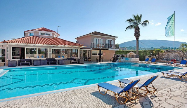 Apartment "Paradise Zante One Bedroom Suite" with Shared Pool & Wi-Fi