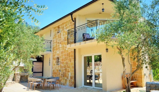 Apartment Staciun 04 ~ Located In The Village Of Limljani