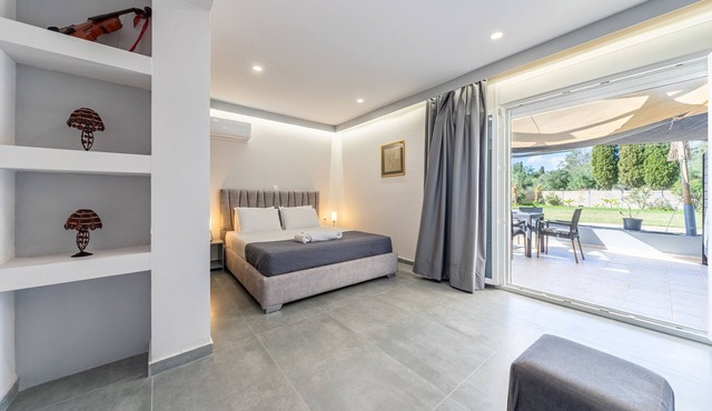 Apartment 'Starry Sky Luxury 1' with Shared Garden in Kerkyra