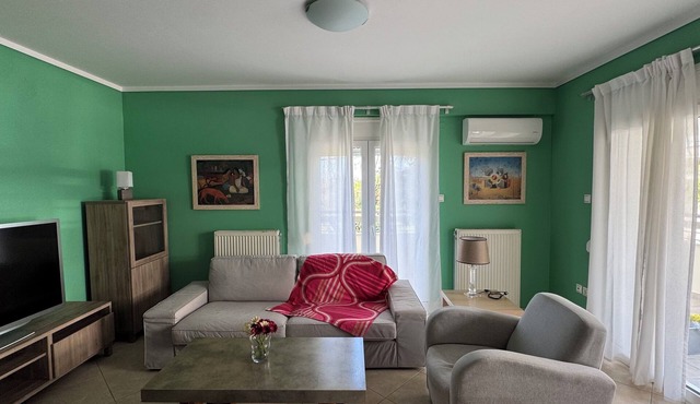 Αpartment with a home feeling & parking