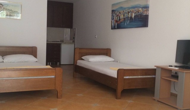 Apartments Aleksić, Bečići - Studio Apartment with Terrace 2 in Becici