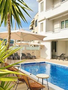 Apartments Fat e Jet - Pool & Breakfast
