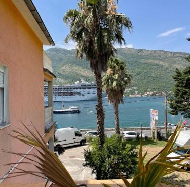 Apartments Lovcen