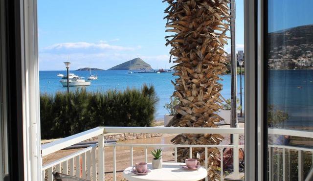 Apartments MARE BLU by the sea.