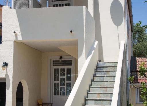 Apartments MARGARITA Kaizer Bridge in Achílleion