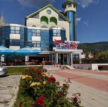 Apartments & Restaurant ABAS