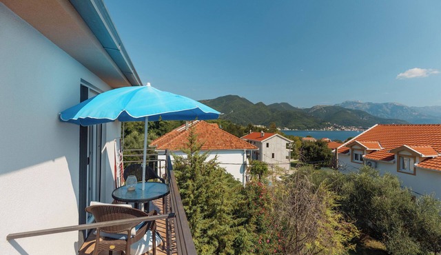 Apartments Villa Mia (114661-A2) - Bijela