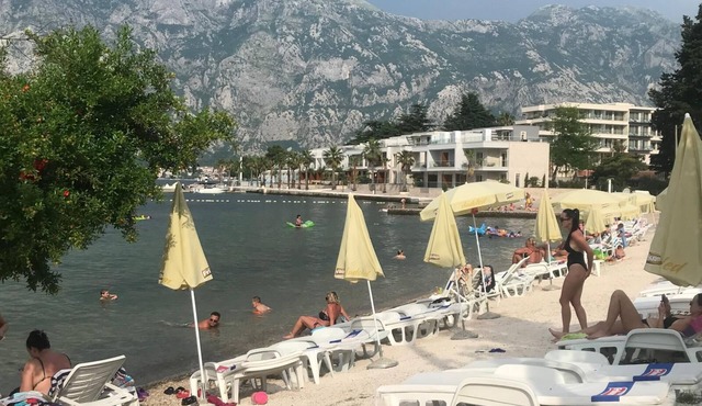 Apt Adria, A Wonderful Location 50 meters from sea & beach with free car parking