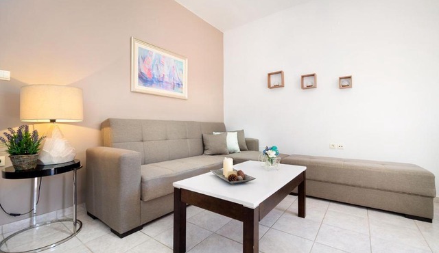 Aptera Beach Apartment in Kato Daratso