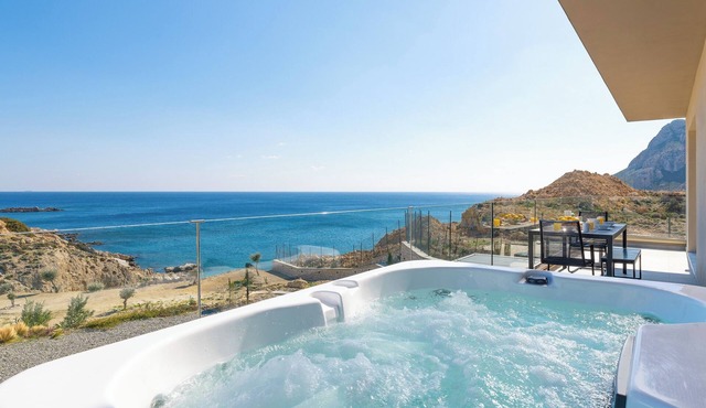Aquamarine Luxury Suite 1st floor in Stegna