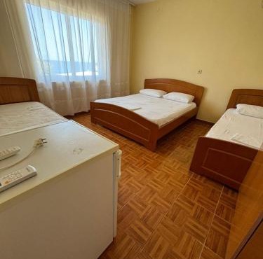 Ari's Guest House