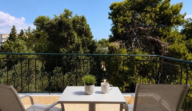 Artemida Olive Gem - Sunny Balcony Views & Parking