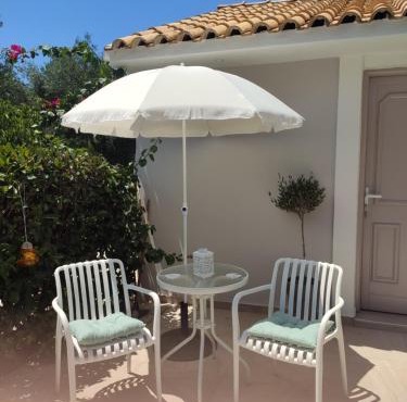 Artemis Apartments (Yiannis House)