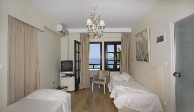 Assa Maris Beach Hotel in Sithonia