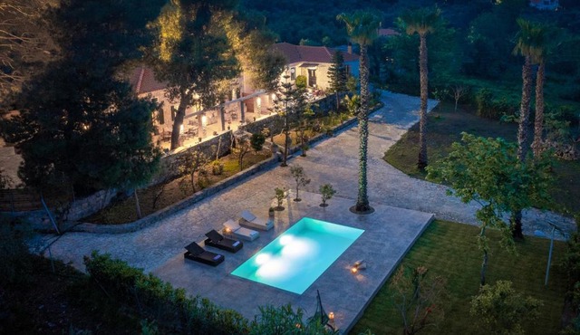 Astarte Villas - The Pine Tree Villa with Pool