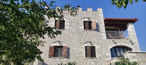 Atha-Tina:Traditional Stone Homes in Agios Nikolaos