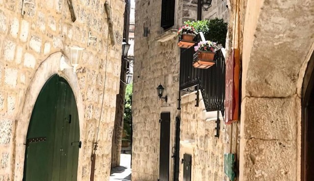 Athos Guesthouse