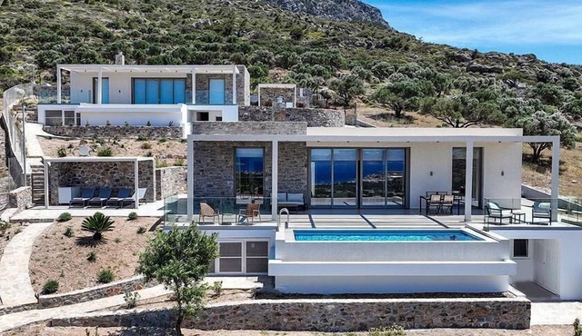 Authentic Crete Living | Private 2BR Villa in Monastiraki