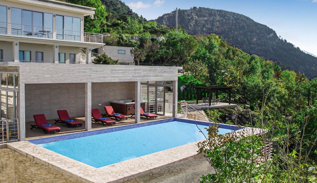 Awesome home in Kotor