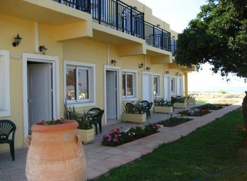 Baladinos Apartments in Gerani