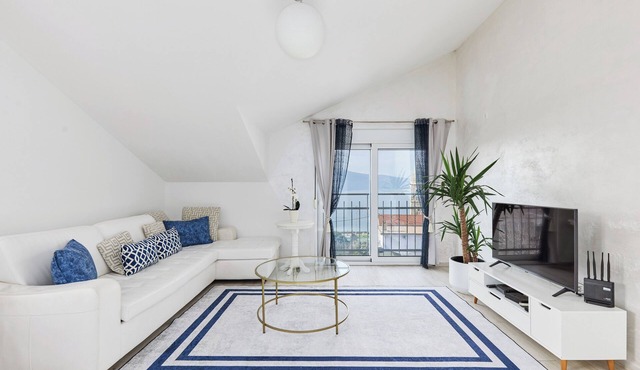 ❤️Bayview Tivat 2-bedroom Apartment| Seaview| Parking| Fast WIFI| 72m² Equipped