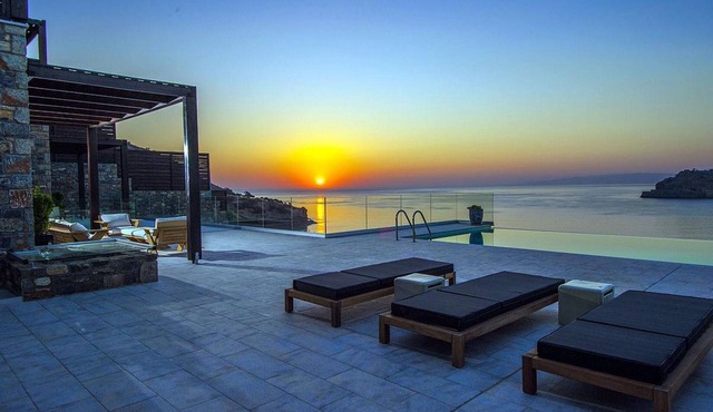 Beach Access 5 Bedroom Villa in Agios Nikolaos